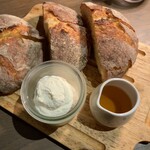 RACINES Boulangerie & Bistro - 