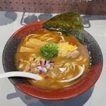 製麺食堂あぶみ - 料理写真:とても綺麗な盛り付け。色のバランスが良い。