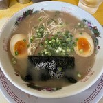 とんこつラーメン よかろうもん - 