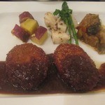 シャンデリア テーブル - ポルチーニのコロッケ