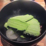 ダイナミックキッチン＆バー 燦 - わらびもちは抹茶アイスが美味しい～♪