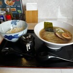 やまむろラーメン - 料理写真: