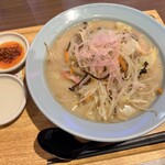じげもんちゃんぽん食堂 - 料理写真:濃厚鶏豚骨ちゃんぽん(小)
