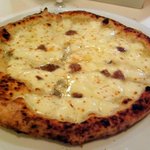 シシリヤ - クアトロフォルマッジ+アンチョビ