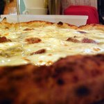 シシリヤ - クアトロフォルマッジ+アンチョビ　アップ