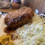 とん㐂 - 写真だと厚みが伝わらない