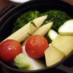 ルコックロティ - 丸ごとトマトのチーズフォンデュ
      ～ブルーチーズ入り～ （蒸したお野菜）