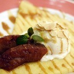 ルコックロティ - 焼リンゴとバニラアイス 塩キャラメルソース・アップ（特別にハーフサイズ） 