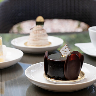 BOND's Bistro Garden & patisserie Luxe_2