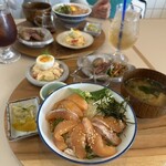青会食堂 - 私は生卵が苦手なので生卵なしです､､､