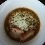 Niboshirambu - 中華そば　今週は丸鶏と極煮干のスープ。相変わらず濃い煮干ながらとてもバランスが良く、毎日食べたい感じの中華そばです。