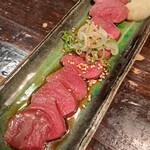 炎丸酒場 - 牛ハツ刺し