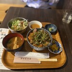 津田屋食堂 - 