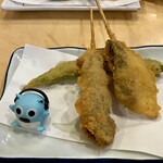 串揚げ角打ち しらすくじら - 串カツ3本