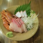 ひな鳥かぶと揚げ とりこ屋 - お刺身