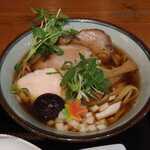 らぁ麺 くろき - 料理写真:鶏煮干醤油らあ麺