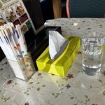 ペチャン レストラン - 卓上アイテムに箸がある店が好きです