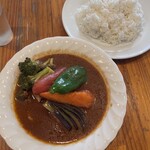 スープカレー カムイ - ✅チキン野菜スープカレー2辛ご飯300g¥1.690❣️
　※辛さ1(中辛)〜3(辛口)迄無料
　※辛さ4以上は¥200マシ
　※先会計〜キャッシュレス決済可能