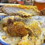 銀龍 - かつ丼のアップ