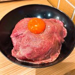 和牛専門 牛めし 前田優 - 