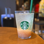 スターバックスコーヒー - ドリンク写真:チラックス ソーダ ピーチ(Tall)@税込590円 │ 平日10:18頃訪問