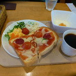 ドレミ♪カフェ・バンビーナ - コーヒーとモーニングサービス（ピザトースト）