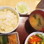 柳川家 - ご飯と味噌汁