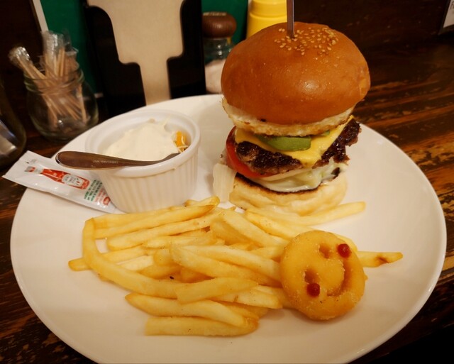 ビーチストーリー バーガーズカフェビーチ ストーリー （Burger's Cafe Beach Story