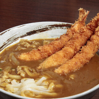 本格手打ちうどんを気兼ねなく。〈カレーうどん〉がイチオシ！