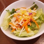 ピッツェリア馬車道 - 料理写真:サラダ付けて良かった。安いし♪