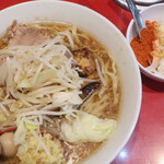 ラーメン二郎 - ラーメンミニ＋白ネギショウガ半分炙