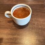 炭火ハンバーグ 肉焼き亭 - 具沢山のトマトスープ