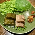 韓国旬菜ハル - ポッサム 煮込み豚バラ肉の野菜包み