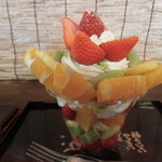 雪みるく - フルーツパフェ