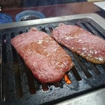 龍園 - 上ロース焼いています(^.^)