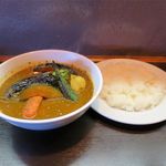 Pokara Dainingu - チキン＆ベジタブルスープカレー（ドリンク付、930円）