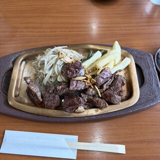 ステーキ サロン アンガス_0