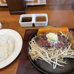 ステーキ&ハンバーグ ロッキーステーキ - 料理写真: