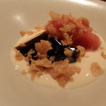 虎白 - 苺シャーベット、黒糖寒天、ラムソース、揚げ湯葉(2015/3)