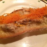 らんぷ亭 - パテと人参のサンド  ワインが進むくん