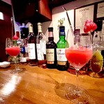 Bar 宵 - 先ずはの一杯は苺のフローズンカクテル　脳に染み渡る！