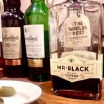Bar 宵 - コチラのコーヒーリキュールをロックで