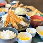 かつ楽 - 料理写真:有頭海老フライ定食