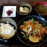 創作居酒屋 樹 - 若鶏のサクサク揚げ定食700円