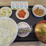 松屋 - 料理写真:豚汁朝定食550円、クーポンでキムチ(2026.4.23)