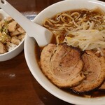 ラーメン 正油屋 - 料理写真: