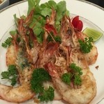 Club House Restaurant - グントードグラティアム。海老のﾆﾝﾆｸ揚げ、背ワタ処理済み