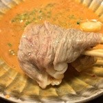 ざくろ - ごまだれに絡む肉