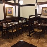Zakuro - 民芸調なテーブル席
