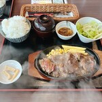 ステーキ&ハンバーグ ビッグシェフ亭 - 